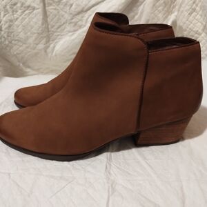 New Blondo Brown  ankle boots (nwot) Women's Size 11